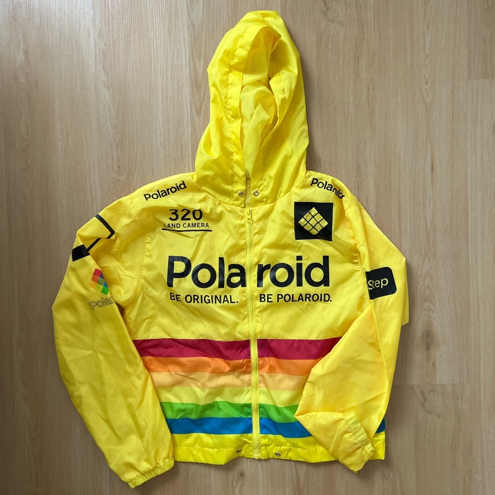 Polaroid wind breaker